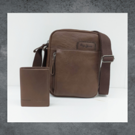 Bolso bandolera y cartera hombre en color marrón de la marca Pepe Jeans