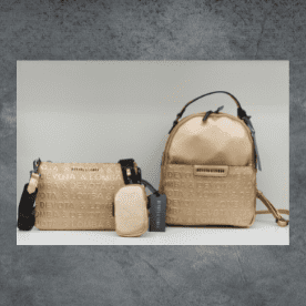 Mochila y bolso bandolera de mujer en color dorado de la marca Devota & Lomba